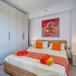 Stunning Heart Of St Julians Sleeps 4 *