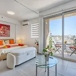 Stunning Heart Of St Julians Sleeps 4 Appartement *