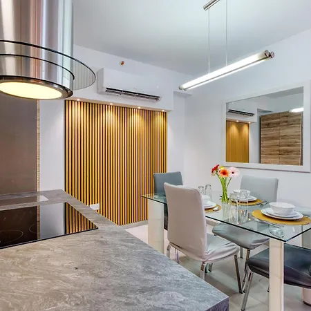 アパート Stunning Heart Of St Julians Sleeps 4 *