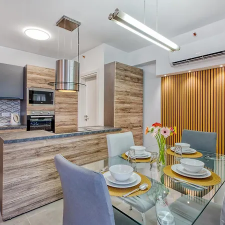 Stunning Heart Of St Julians Sleeps 4 Apartamento *