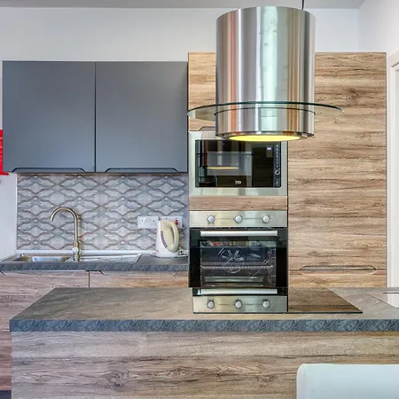 Stunning Heart Of St Julians Sleeps 4 Apartment St. Paul's Bay