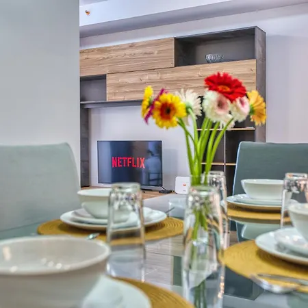 Stunning Heart Of St Julians Sleeps 4 *