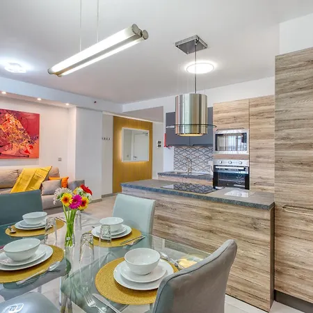 Stunning Heart Of St Julians Sleeps 4