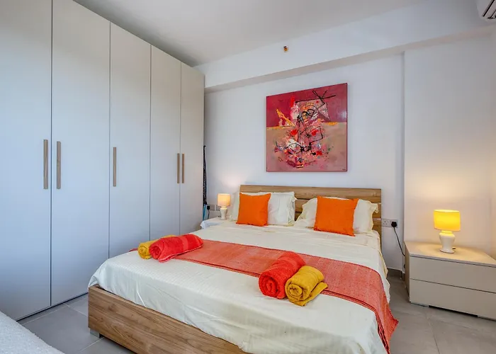 Stunning Heart Of St Julians Sleeps 4 *