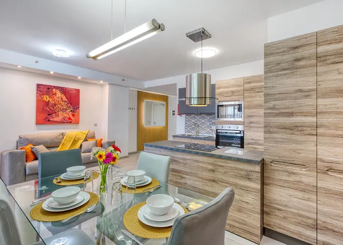 Stunning Heart Of St Julians Sleeps 4