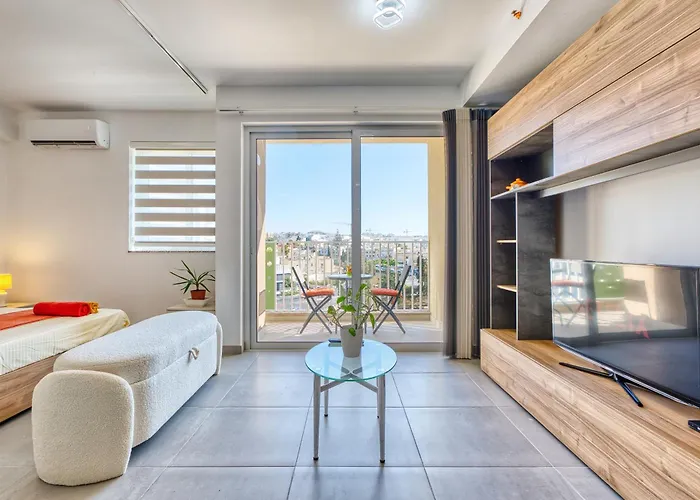 Stunning Heart Of St Julians Sleeps 4 San Pawl il-Baħar