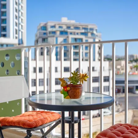 Apartament Stunning Heart Of St Julians Sleeps 4 St. Paul's Bay