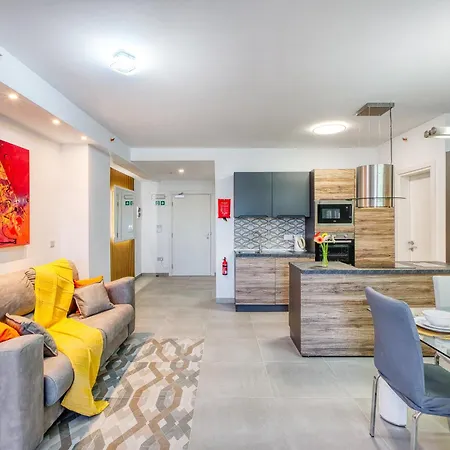 Stunning Heart Of St Julians Sleeps 4 San Pawl il-Baħar