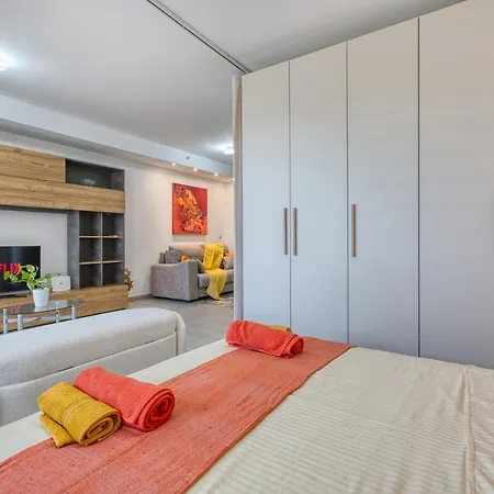 Stunning Heart Of St Julians Sleeps 4 San Pawl il-Baħar